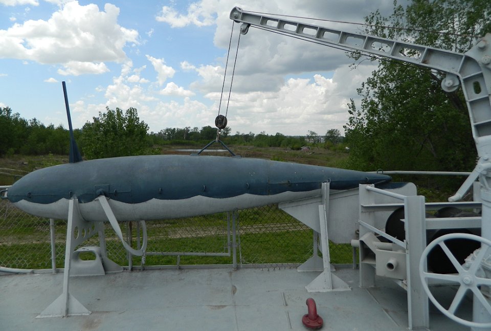 Lower Stern Deck Tow Sensor (Underwater).JPG